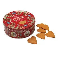 BK404 Heart-Shaped Gingersnaps in Red Tin — B&R Classics